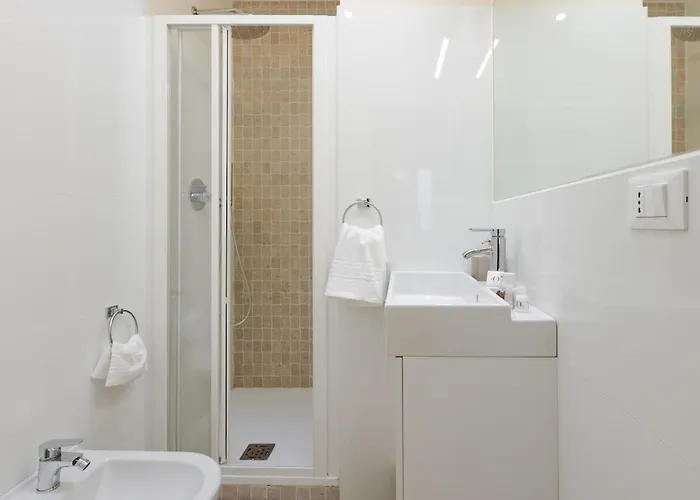 Mondrian L Bb Триест