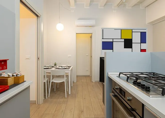 Mondrian L Bb Триест