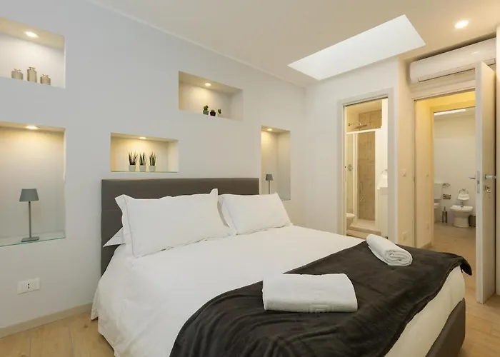 Mondrian L Bb * Триест